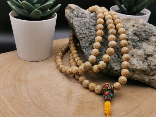 Rattan "Lotus" Mala + Ethno-Schmuck als "Guru" | 8mm, 108 Perlen, beige